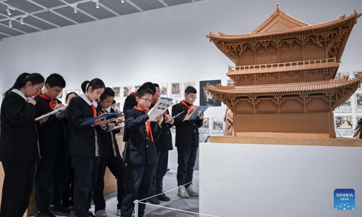 罗的看法不